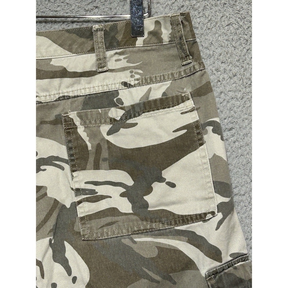 Vintage Wrangler Baggy Utility Cargo Shorts 36x9 Brushstroke Camo Y2K - Picture 8 of 8